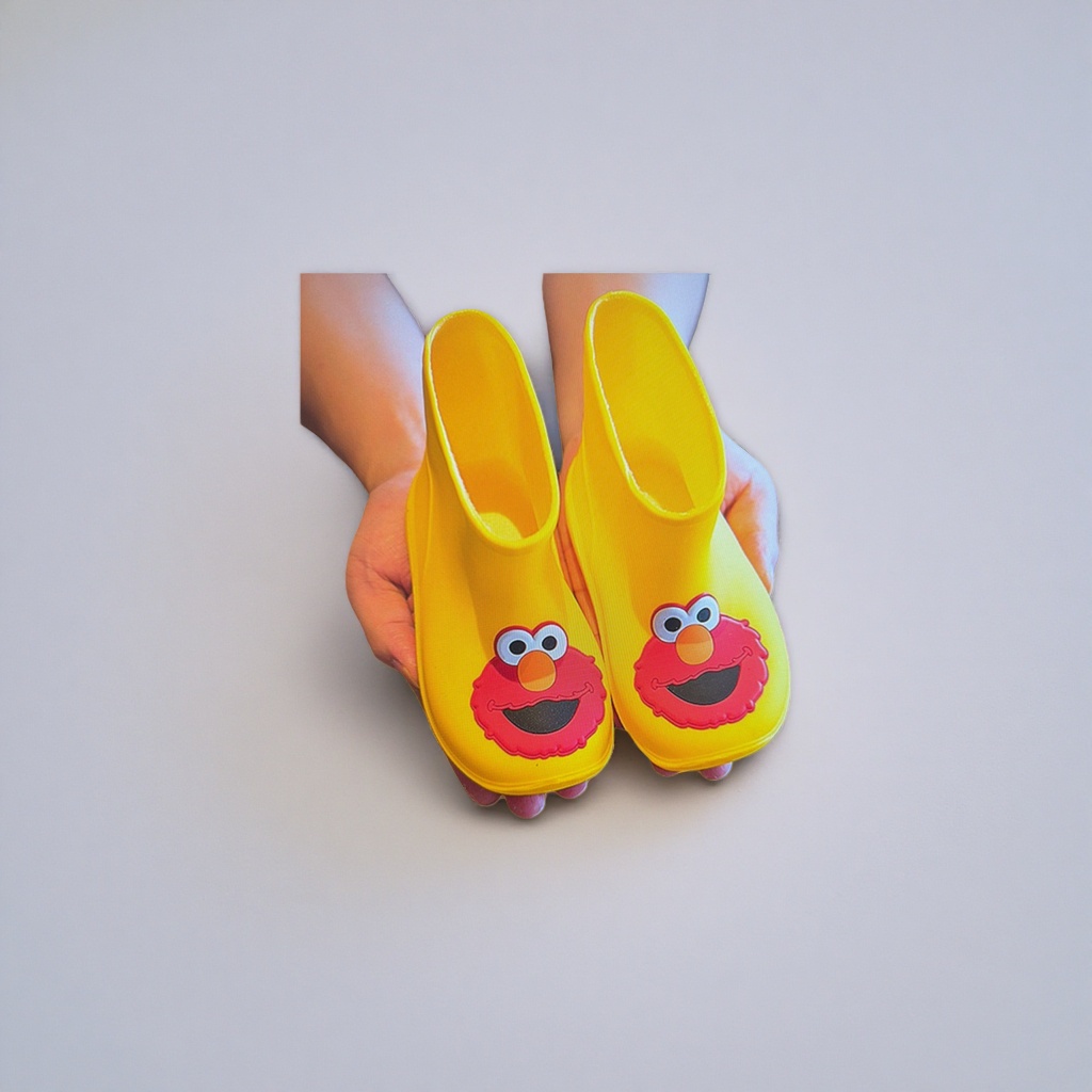 Elmo cartoon yellow rain boots for children are waterproof and anti-slip, comfortable and breathable Application Scenario