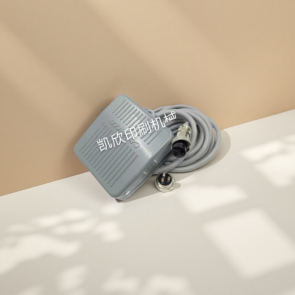 Grey foot switch, metal casing, waterproof and anti-slip, foot-operated power control switch Specification image