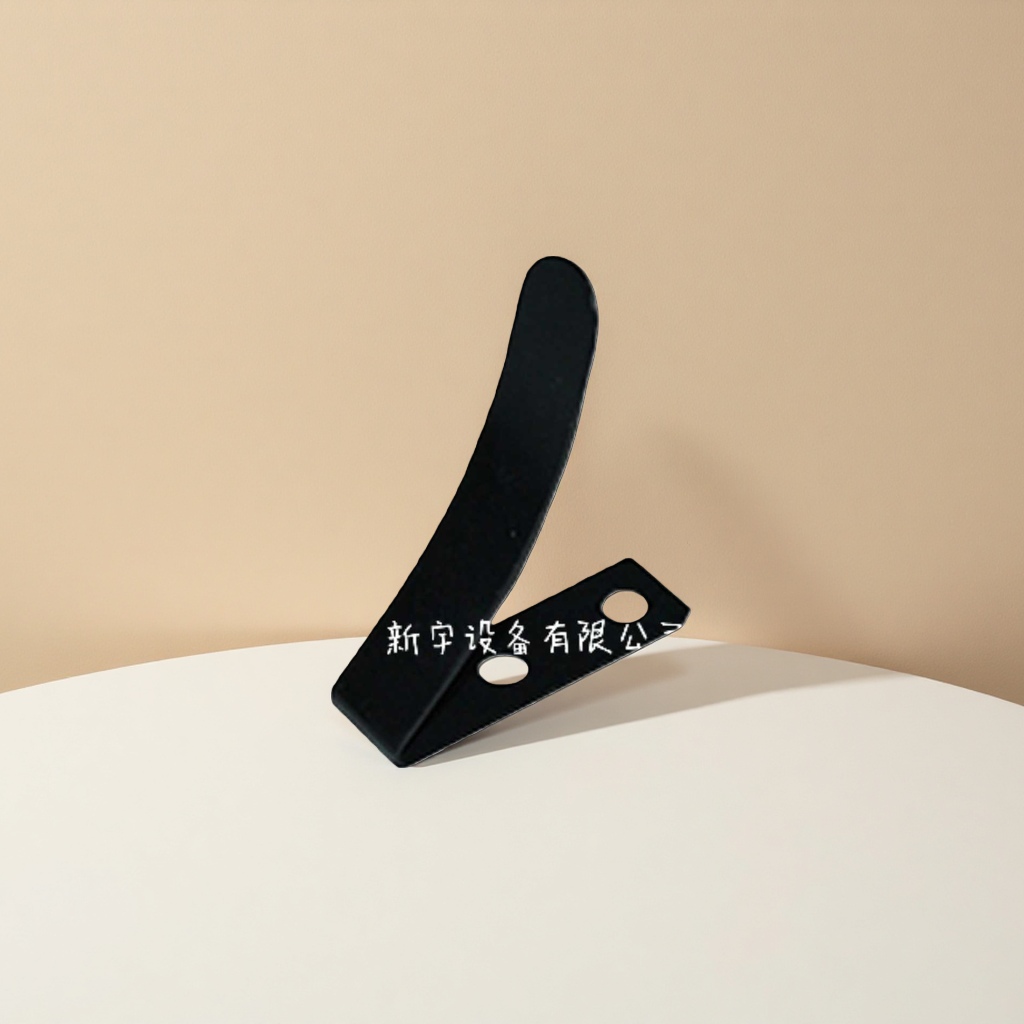 Black metal hooks are heavy-duty, load-bearing and do not require drilling, suitable for bathrooms and kitchens Specification image