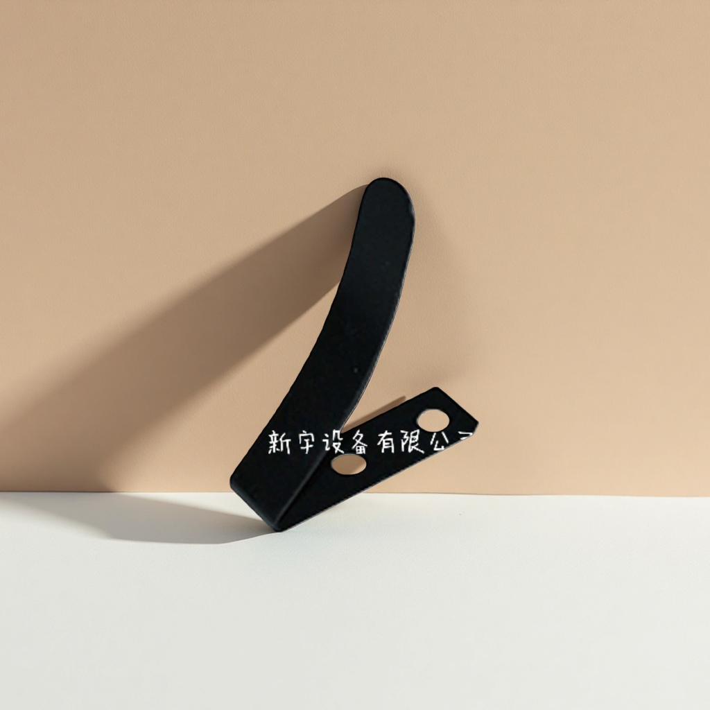Black metal hooks are heavy-duty, load-bearing and do not require drilling, suitable for bathrooms and kitchens