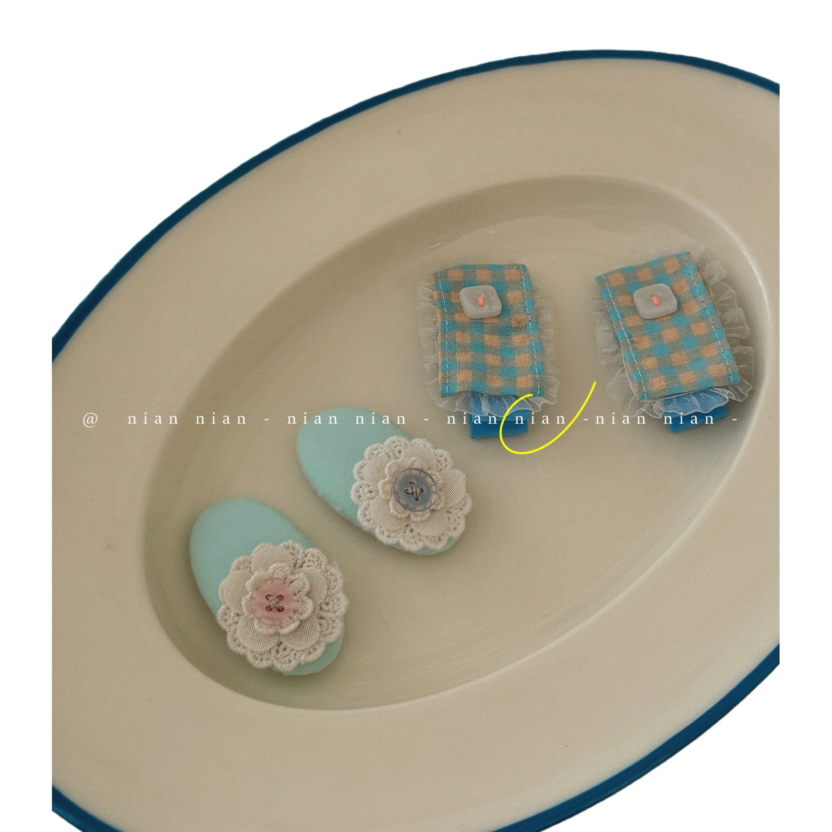 Handcrafted fabric hair clips made of cotton and linen, a pair of children's safe and non-allergenic hair accessories Item Picture