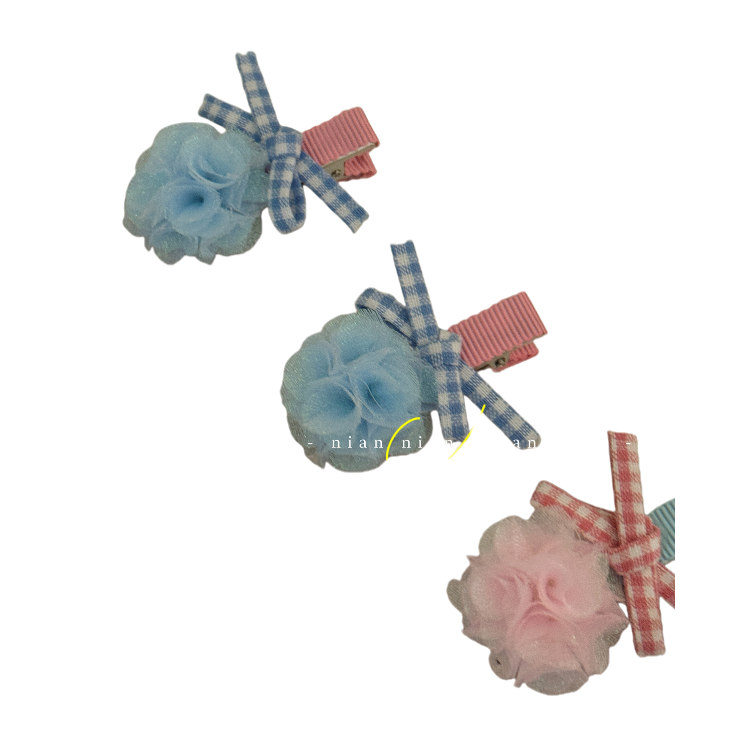 Decorative hair clips are fashionable and simple hair accessories for women's daily outfits Item Picture