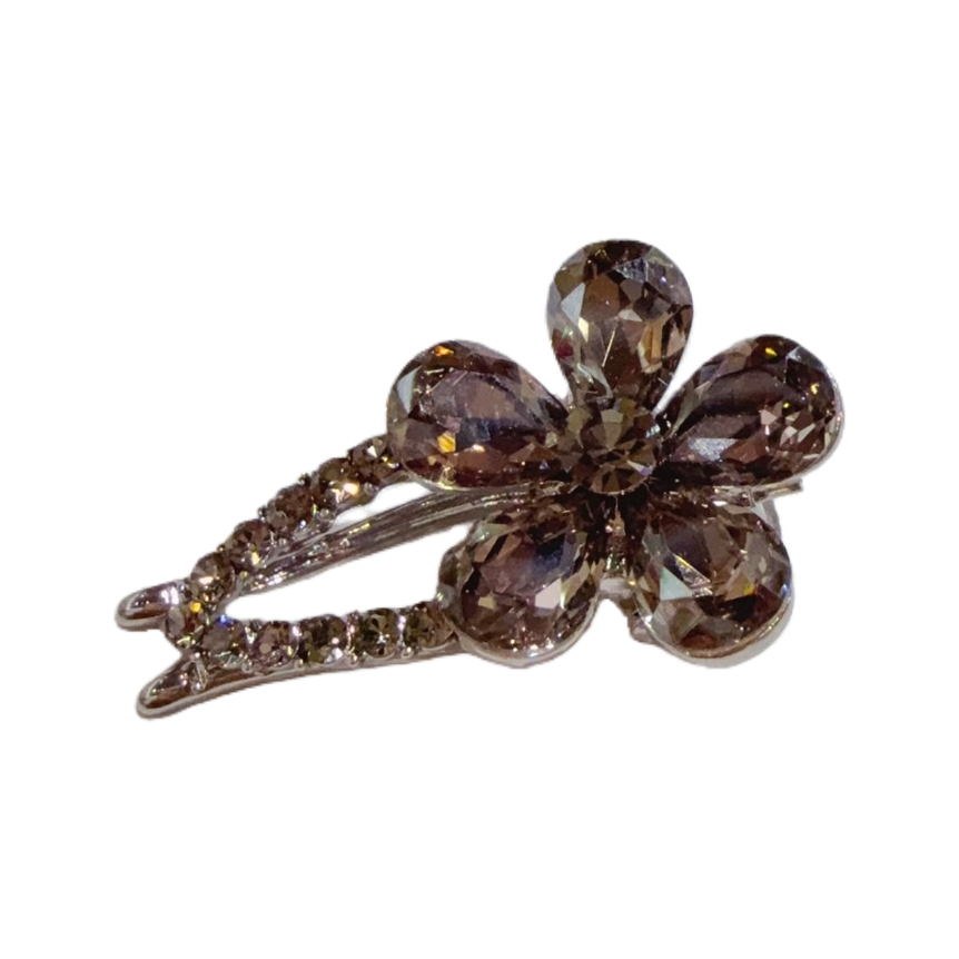 Flower-shaped hairpins are sweet and cute headwear suitable for both girls and adults Item Picture