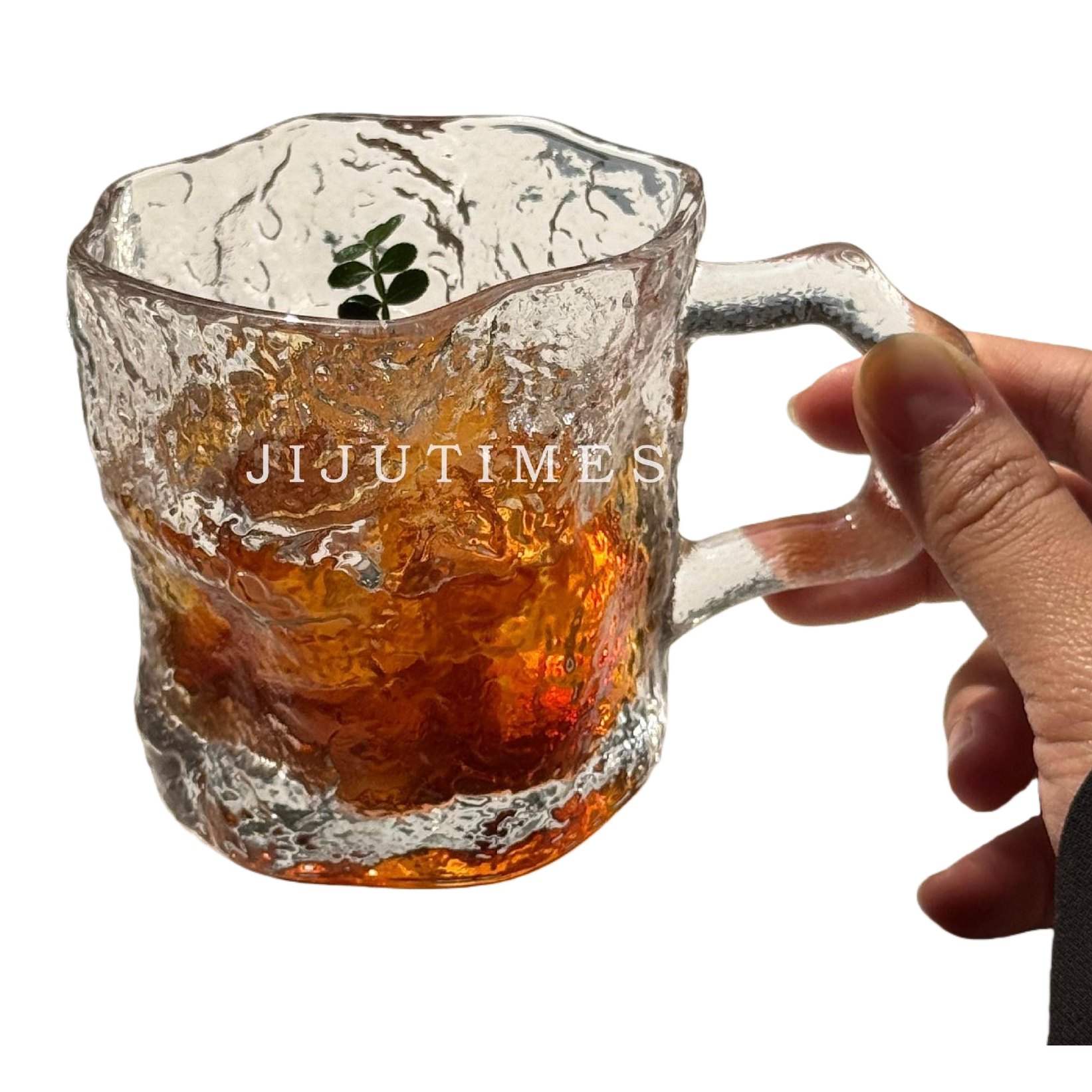 透明玻璃杯白底实物图