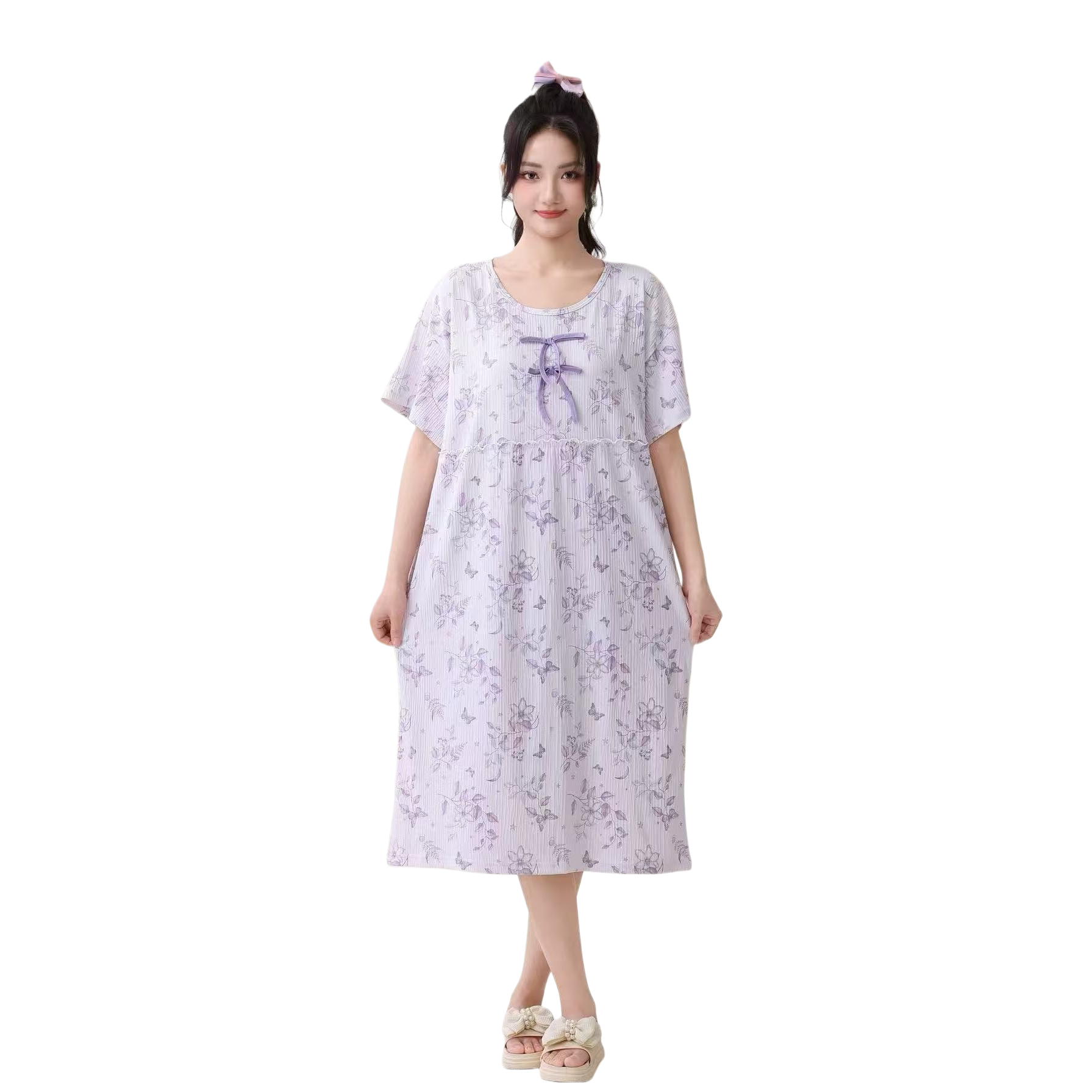 Модная женщина в фиолетовом платье спит с бежевой юбкой Item Picture
