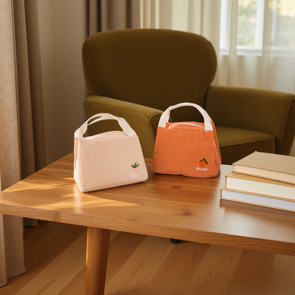 This embroidered pattern handbag is a fashionable and versatile single-shoulder bag for women Specification image