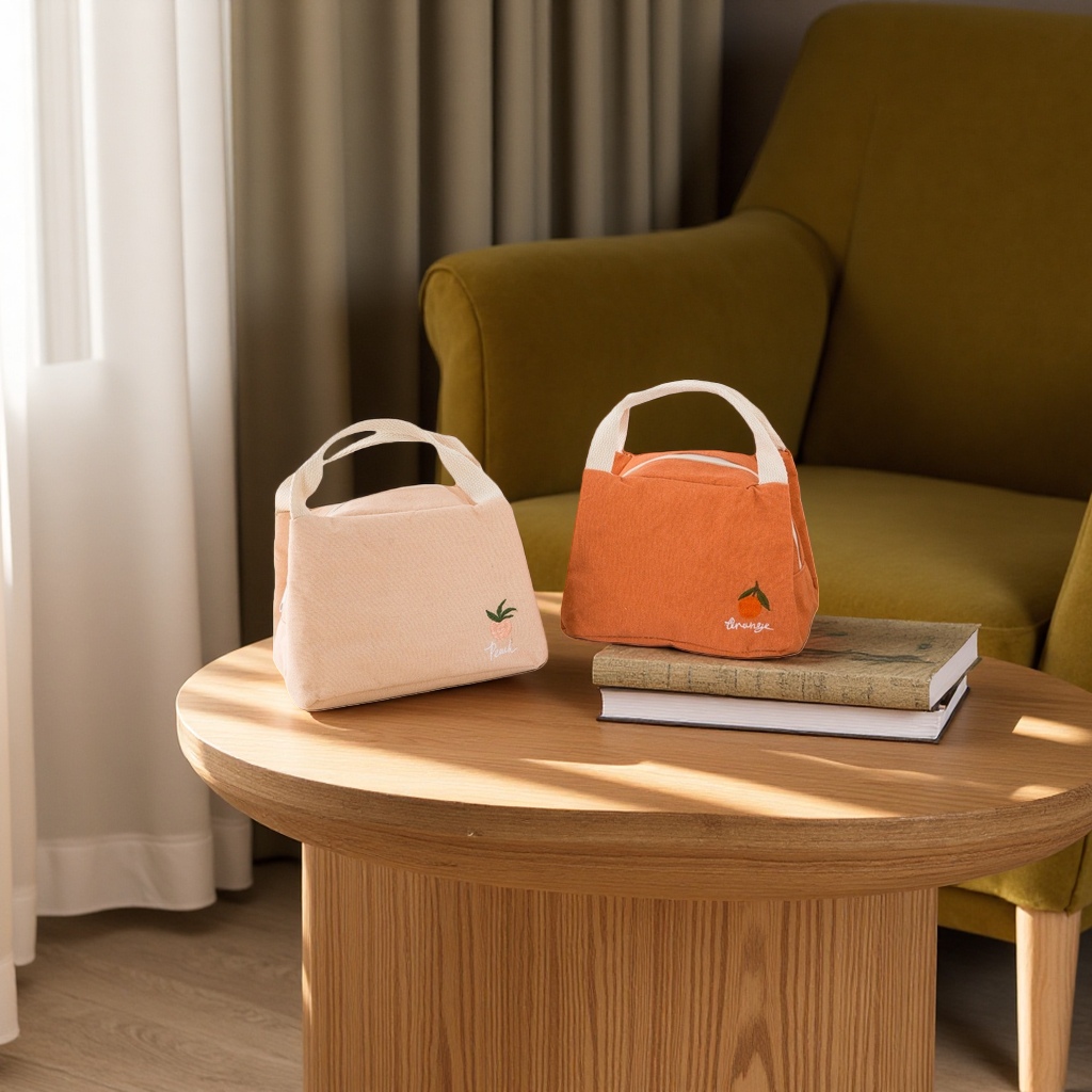 This embroidered pattern handbag is a fashionable and versatile single-shoulder bag for women This embroidered pattern handbag is a fashionable and versatile single-shoulder bag for women