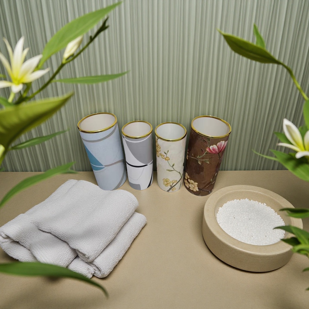 The Nordic-style ceramic vase decoration for the living room entrance desk is simple and modern details Picture