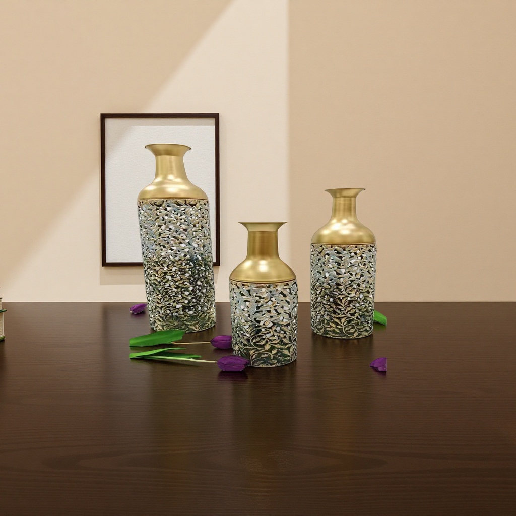Golden hollowed-out vase for living room decoration, ceramic vase, high-end home flower vase Specification image