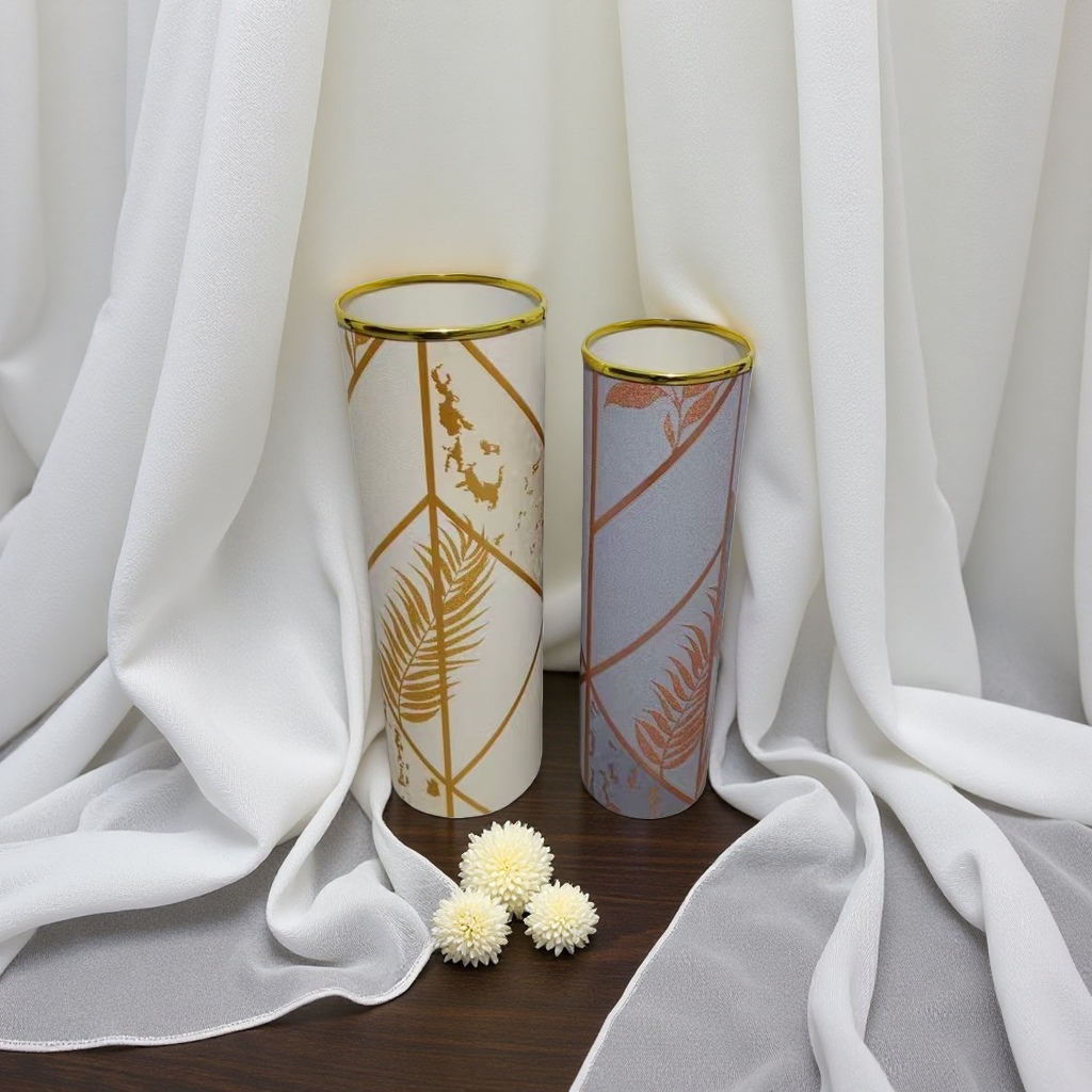 A 30cm tall Nordic-style ceramic decorative vase for flower arrangement at the entrance of the living room