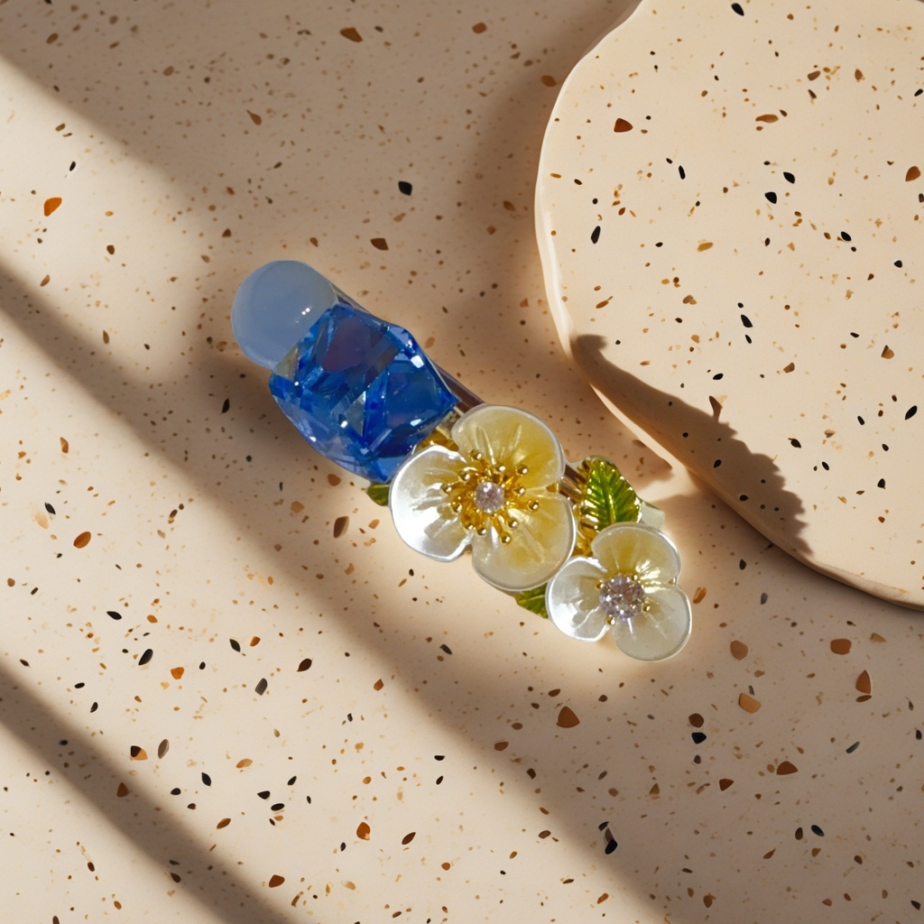 The flower-decorated hairpin is a sweet and simple lady's headwear with multiple colors to choose from
