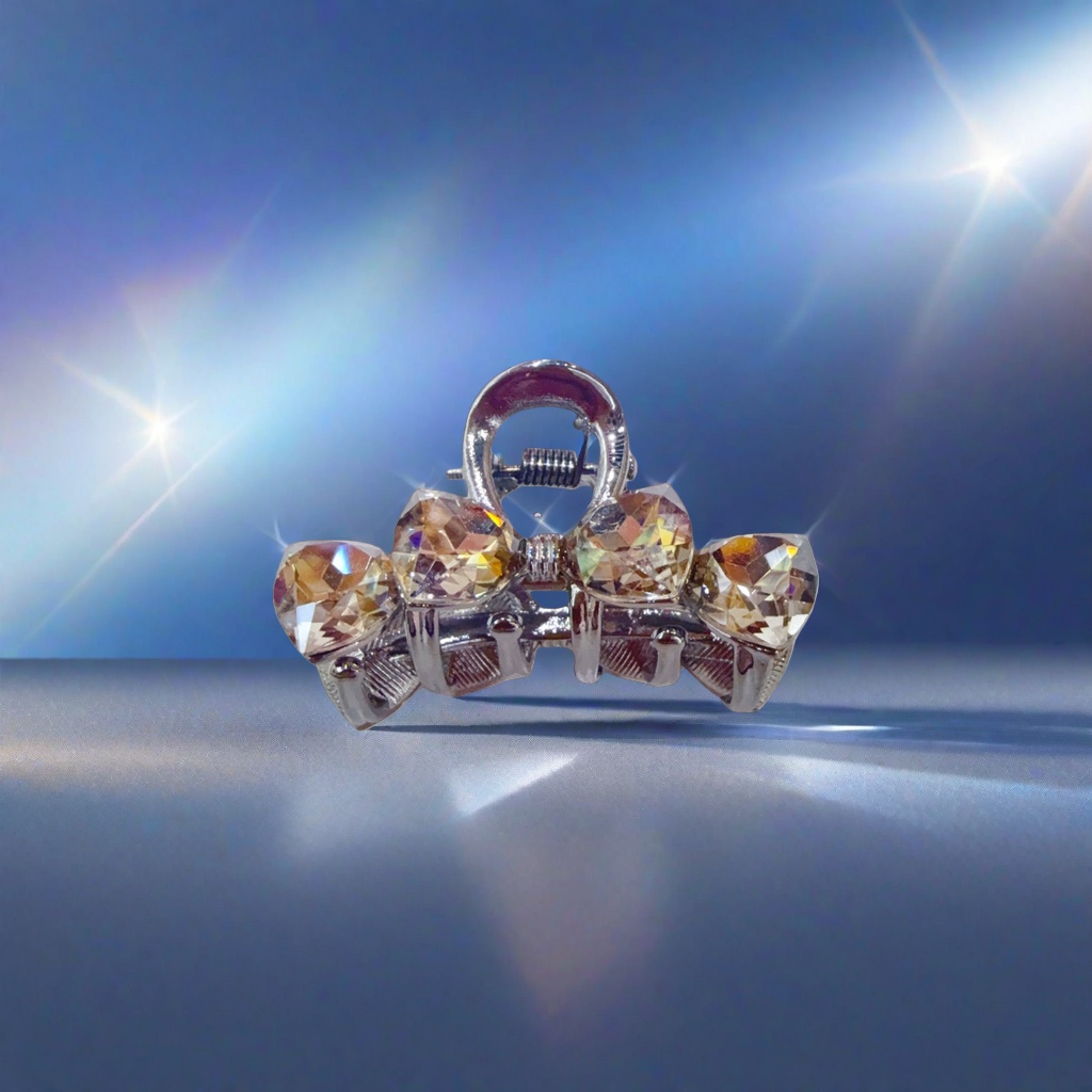 The crystal-decorated hairpin and the shiny zircon women's headwear are simple and versatile Application Scenario