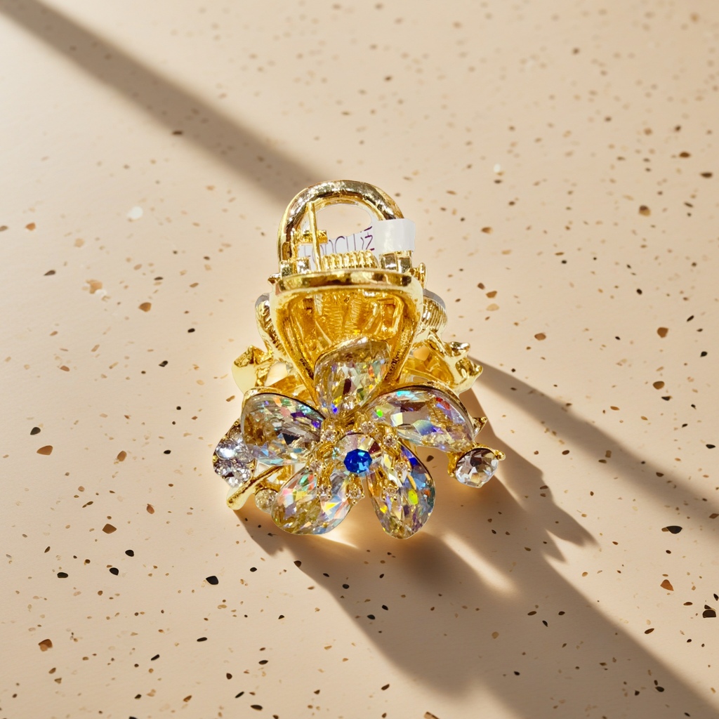 Forma de flor de oro incrustado color cristal metal hairpin Application Scenario