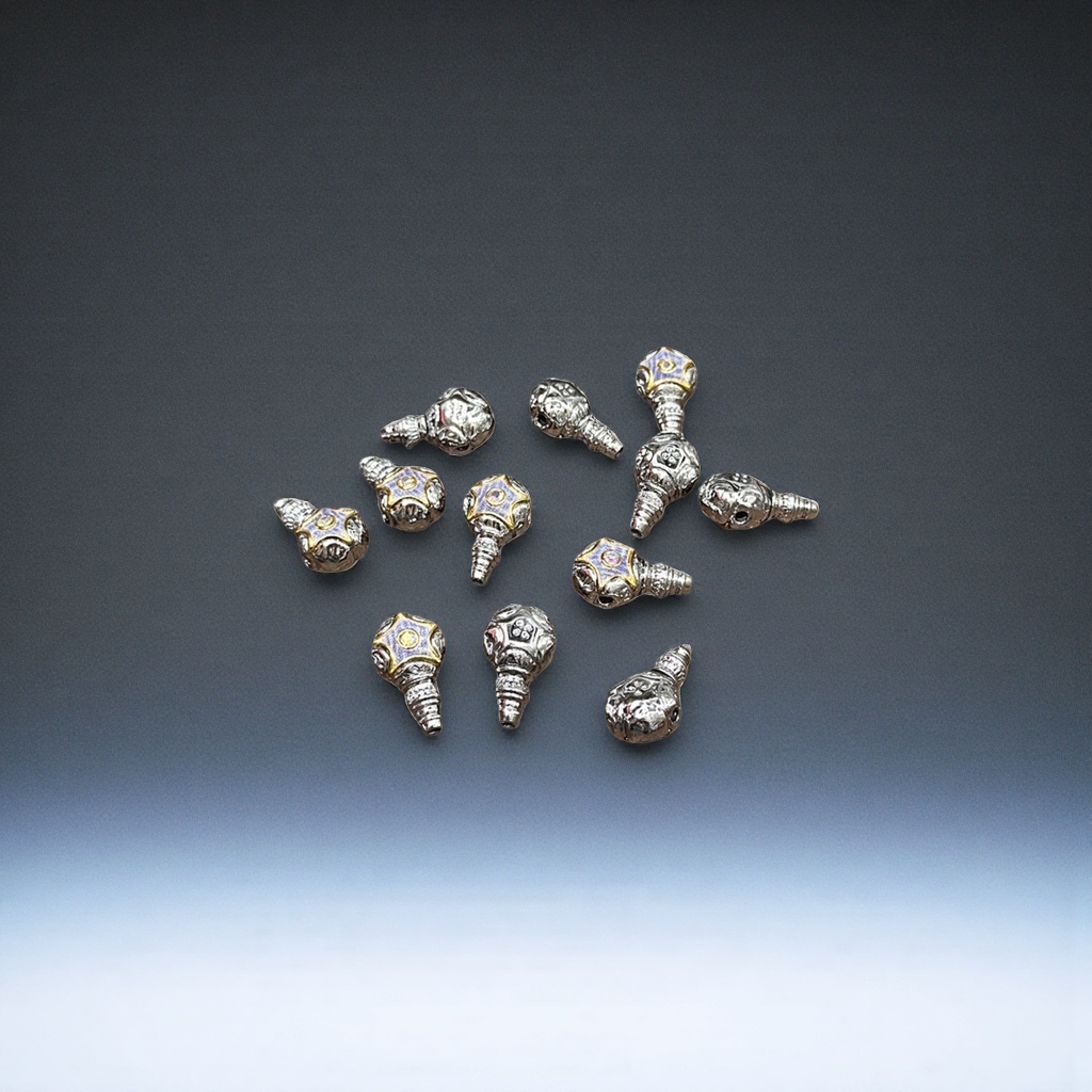 Silver metal decorative beads are fashionable, simple and versatile accessories details Picture