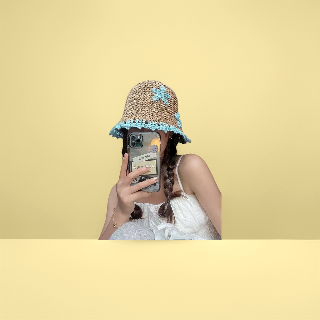 A wide-brimmed, fashionable and casual straw hat for women to protect themselves from the sun in summer details Picture