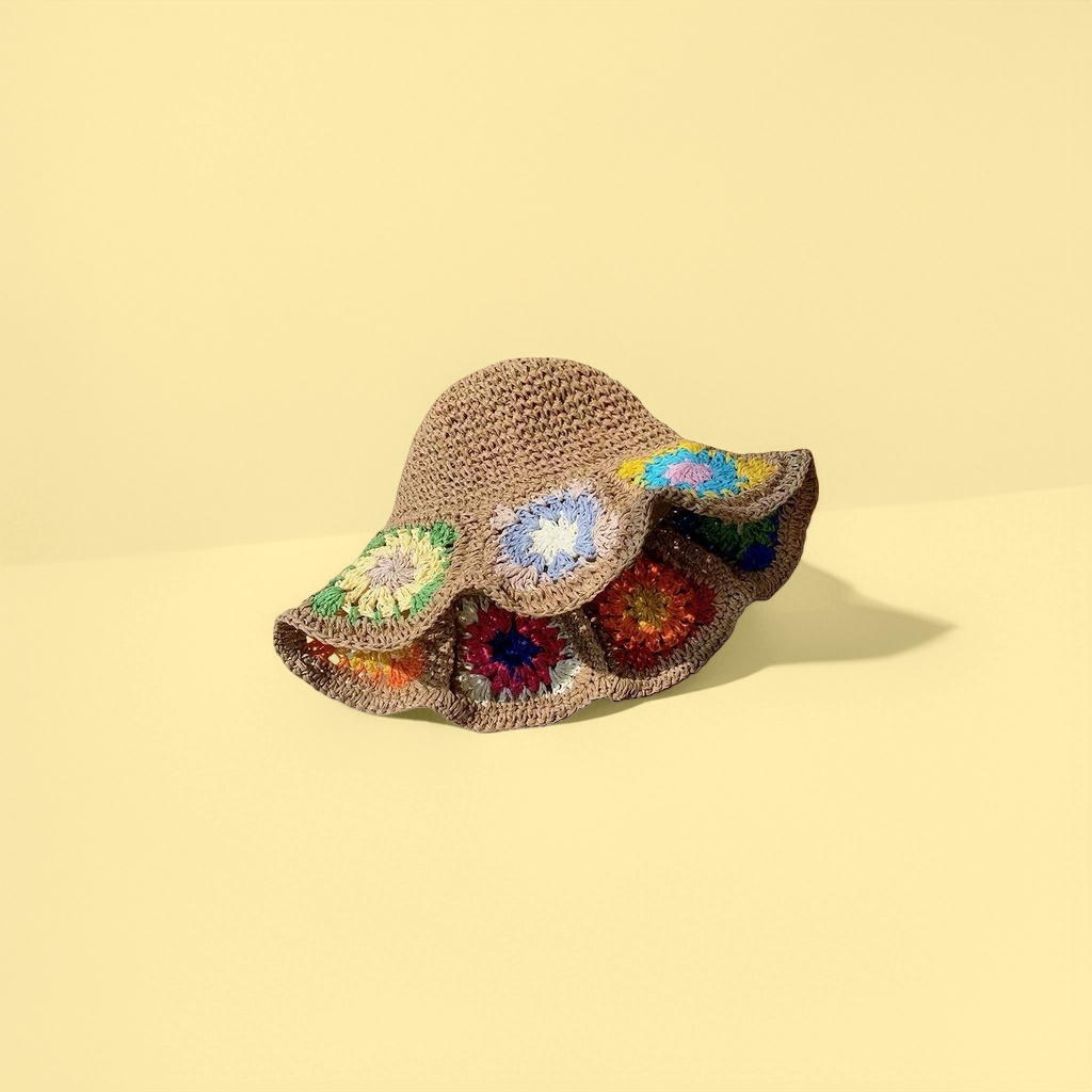 A straw woven floral sun hat for ladies, a summer vacation sun protection straw hat details Picture