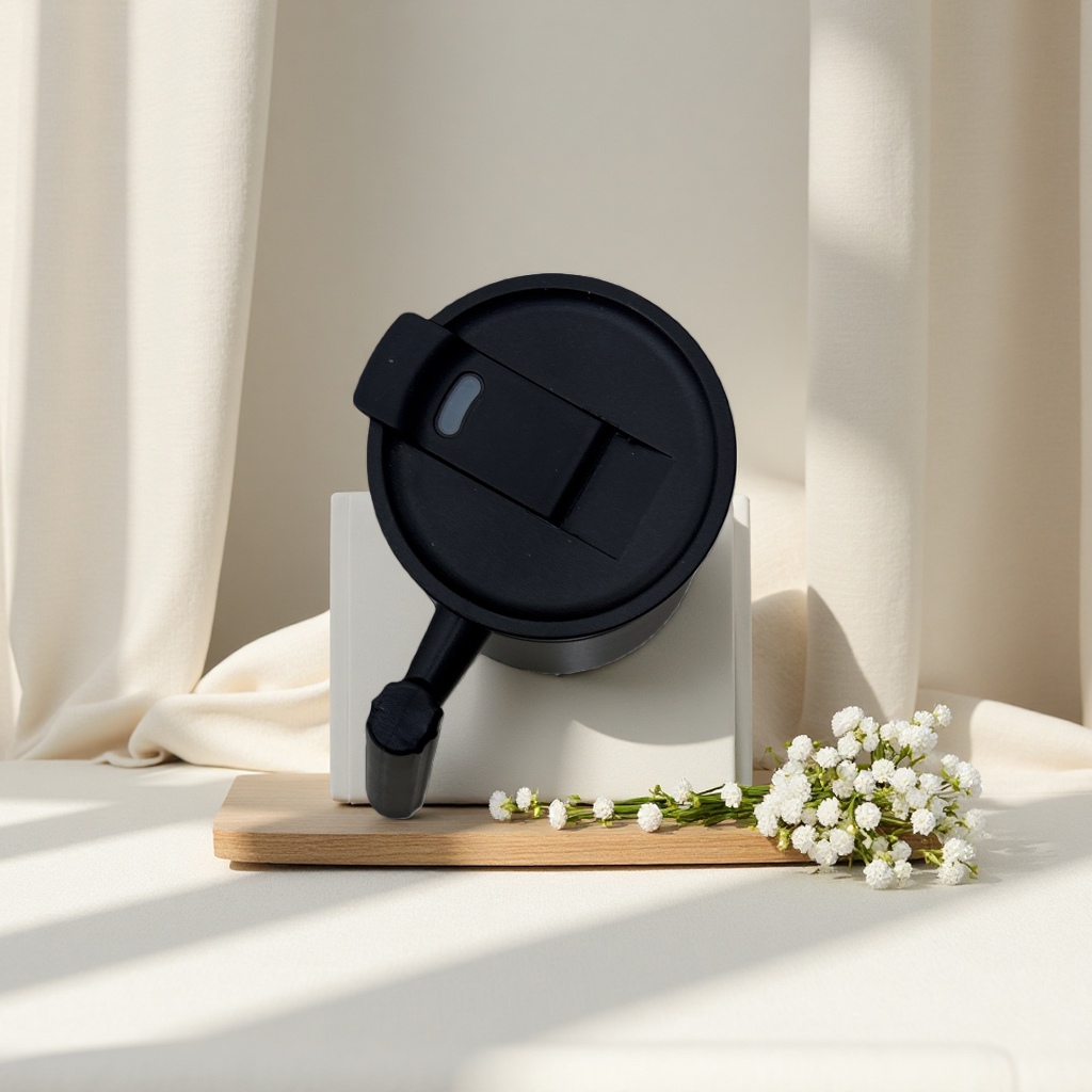 The black insulated cup lid, made of 304 stainless steel with a leak-proof seal, is suitable for various insulated cups
