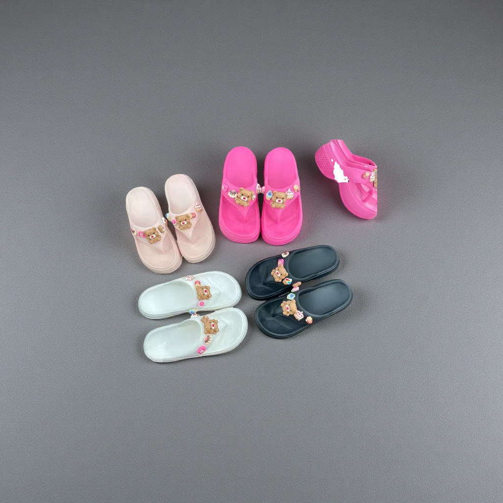 Cartoon-patterned EVA slippers are lightweight and anti-slip, suitable for both men and women on the beach Specification image