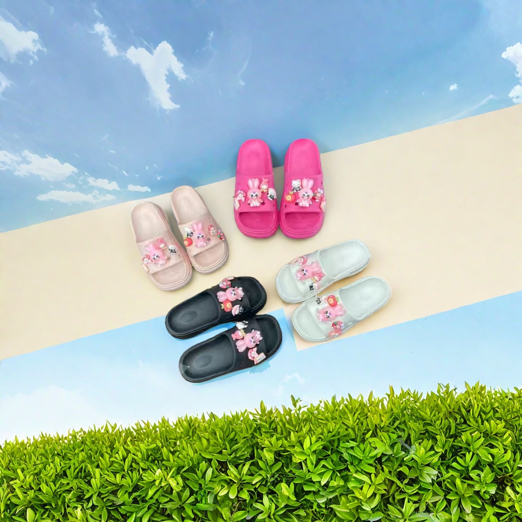 Cartoon-patterned cotton and linen home slippers are comfortable, anti-slip and breathable for women's indoor use in summer Application Scenario