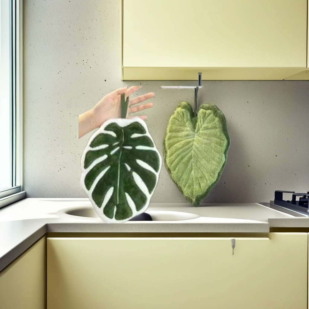 A fish-back bamboo leaf-shaped green plant leaf throw pillow