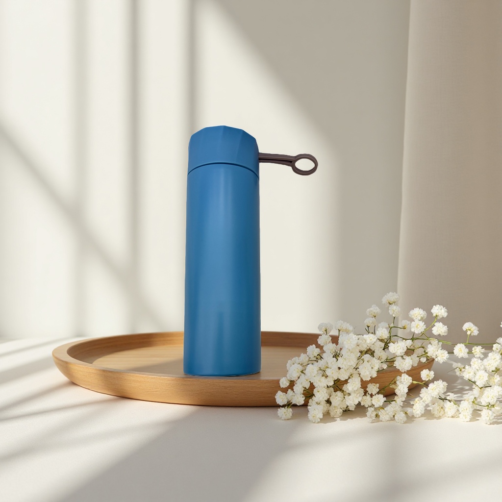 Blue octagonal lid with ring-shaped handle ceramic cup, home and office water cup, heat-resistant and portable Application Scenario