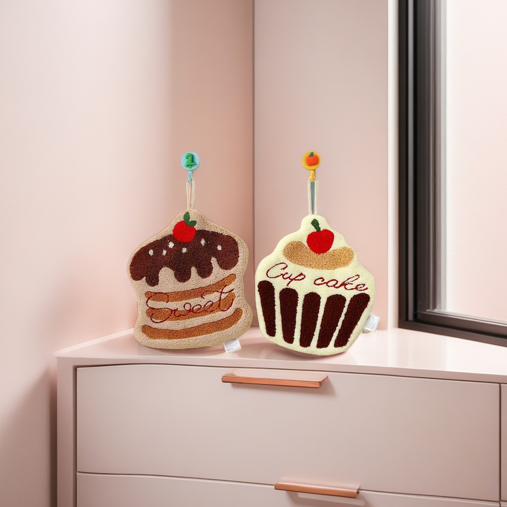 Cute cake-shaped plush hanging decoration, chocolate-style Sweet paper cup-style Cup cake wall decoration