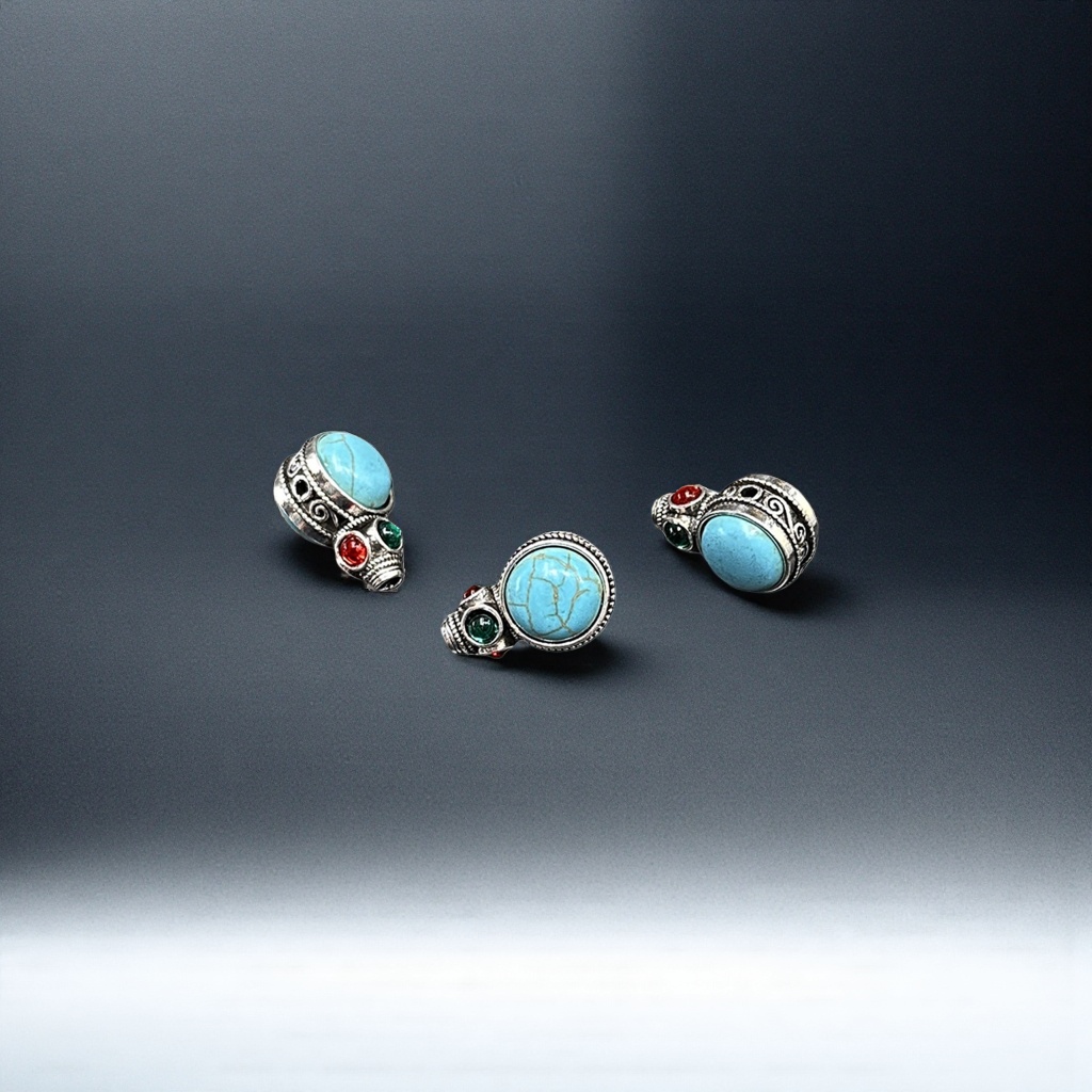 A simple and fashionable jewelry ring for women, made of pure silver plated with platinum