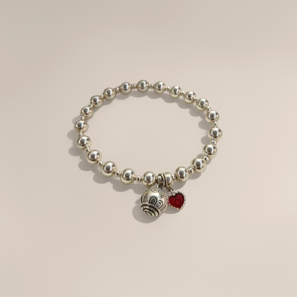 Silver beaded bracelet for women is a simple, fashionable and versatile accessory