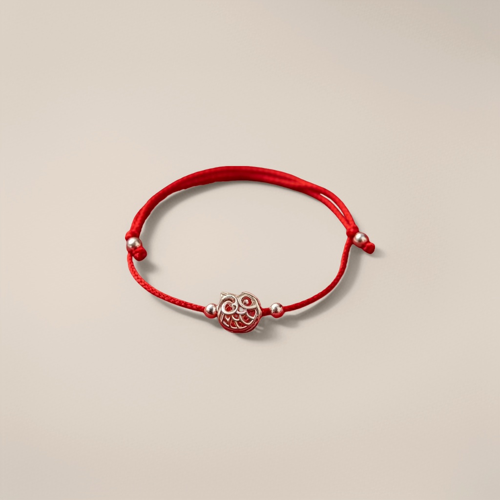 Red knot bracelet, Chinese-style woven couple style, suitable for both men and women, simple and fashionable details Picture