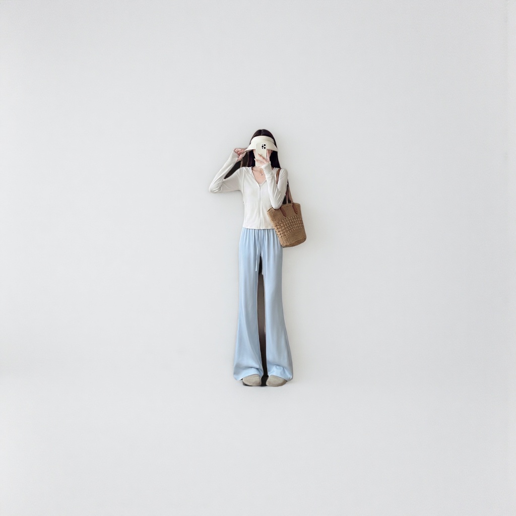 The same style of fashionable clothing as the model, simple and versatile, is a new spring collection Specification image