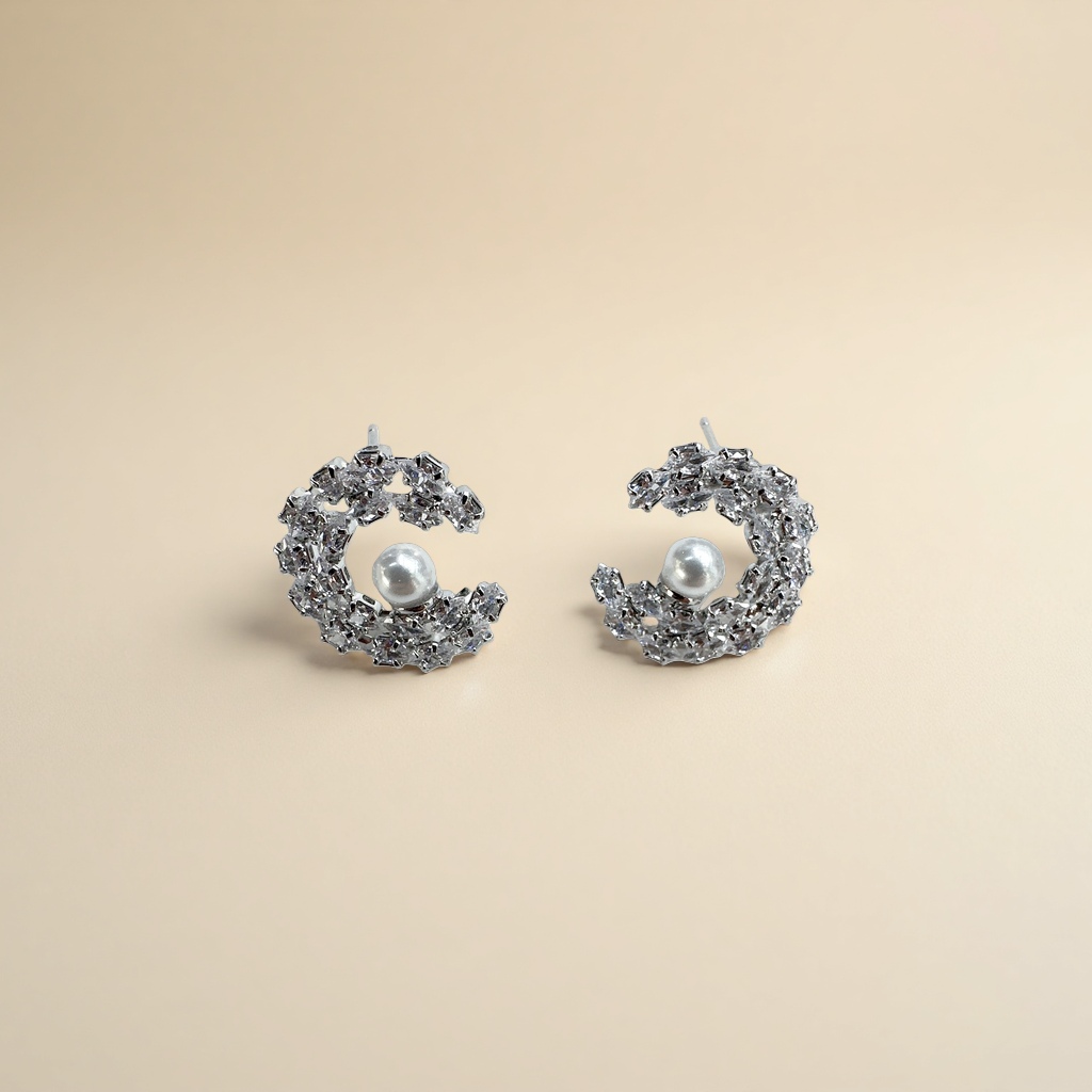 Pearl earrings, natural freshwater pearl stud earrings, simple and versatile earrings for women Application Scenario