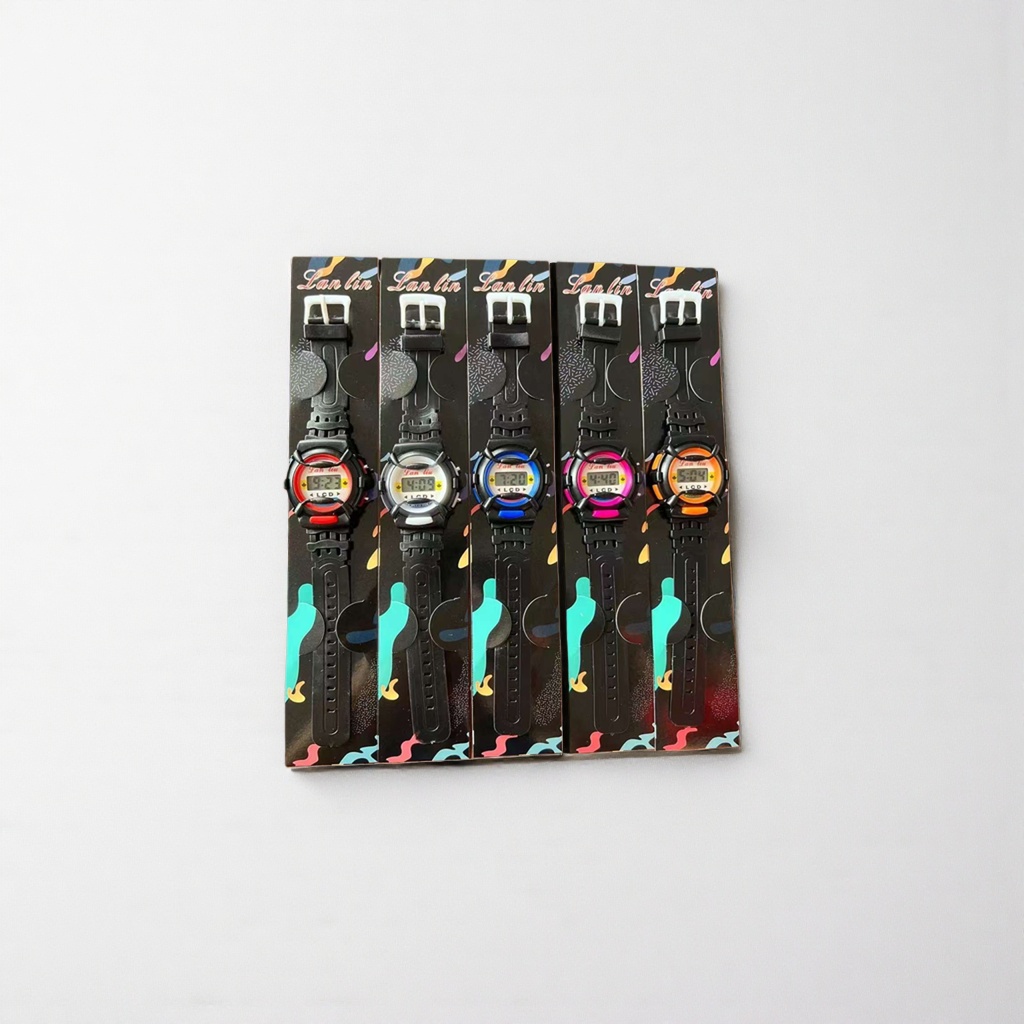 Electronic watches for men and women, quartz waterproof chronograph, sporty and casual Application Scenario