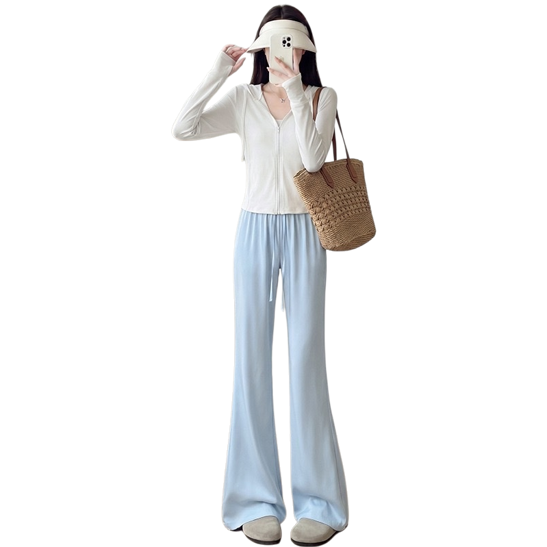 The same style of fashionable clothing as the model, simple and versatile, is a new spring collection Item Picture