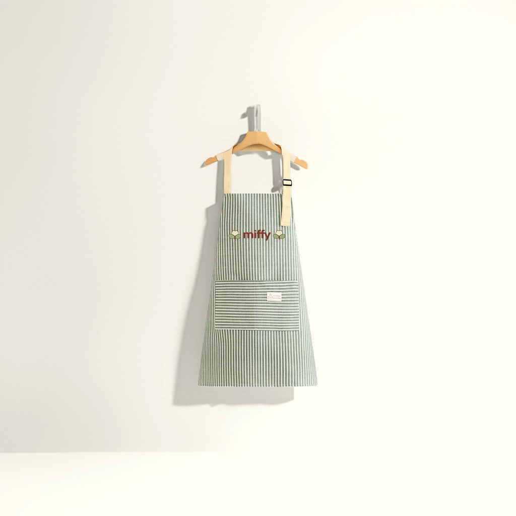 Green striped apron, thickened waterproof, suitable for both men and women in the kitchen, adjustable tie Application Scenario