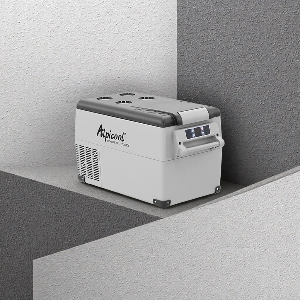 Car refrigerator refrigeration 12V 24V universal car CF35/45/55 refrigeration quick-freezing freezer