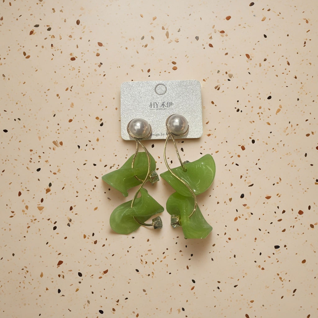 Green leaf-shaped earrings with a golden metal frame and pearl crystal decoration details Picture