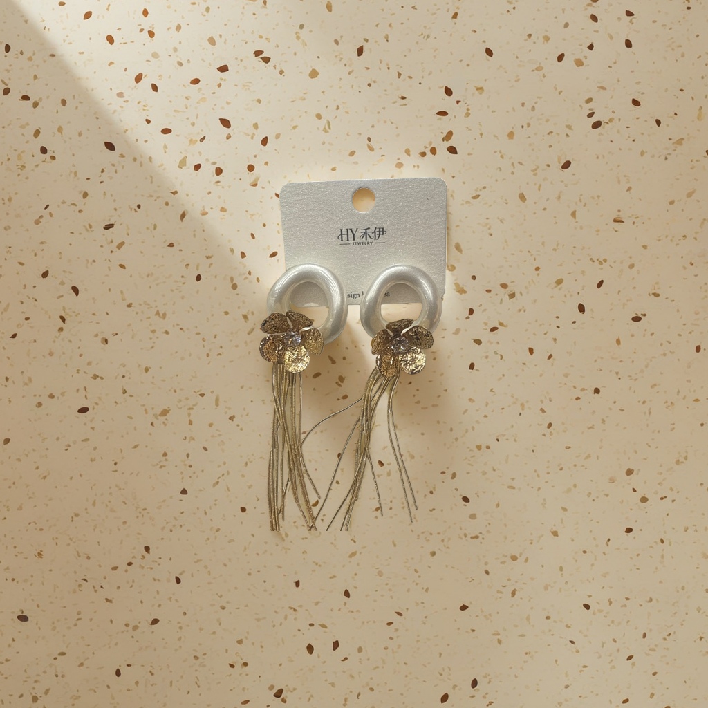 الأقراط الذهبية المتطايرة لاذعة Specification image