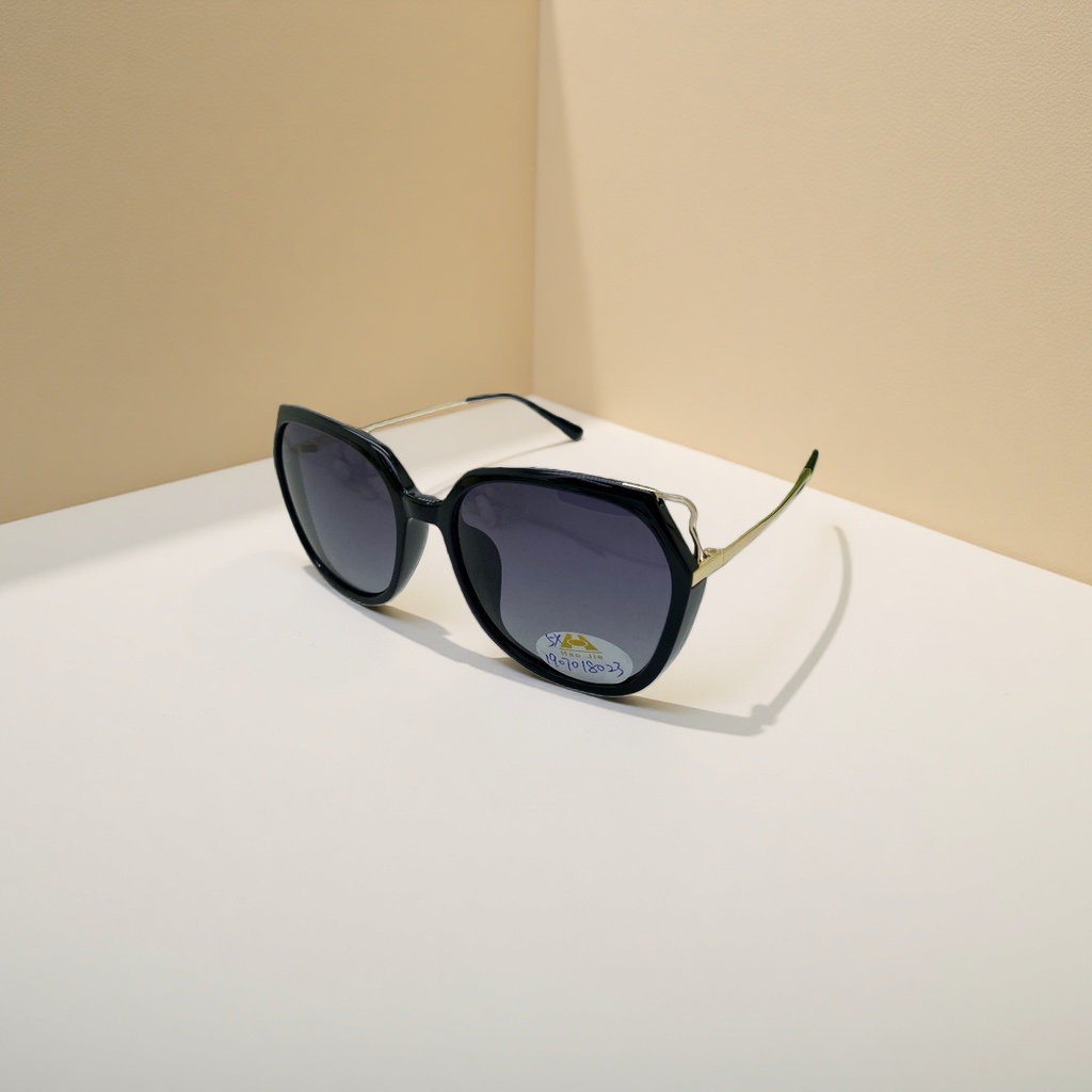 Black sunglasses with golden decorative frames, unisex UV protection, fashionable and trendy style details Picture