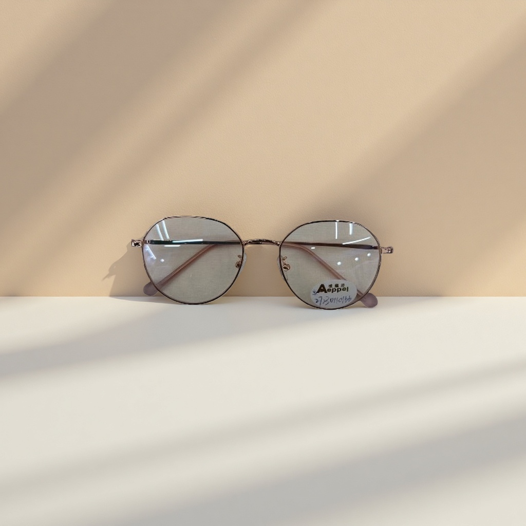 The golden fine-framed glasses with lightweight titanium alloy frames are versatile for both business and casual use Specification image