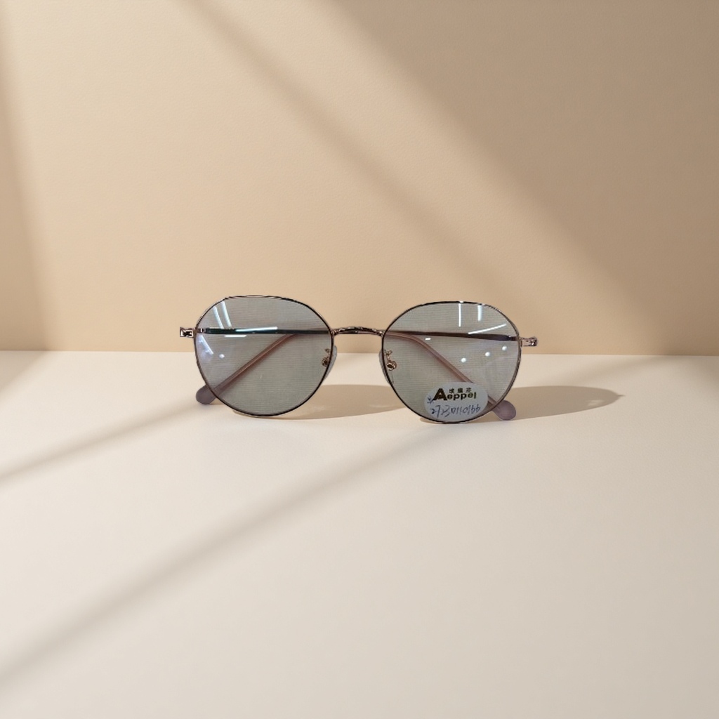 The golden fine-framed glasses with lightweight titanium alloy frames are versatile for both business and casual use details Picture