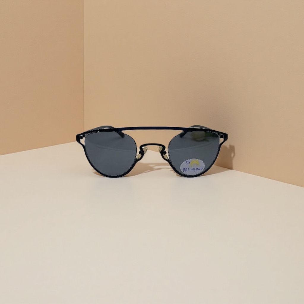 Black sunglasses, light TR90 frame, anti-glare, essential for driving and traveling Application Scenario
