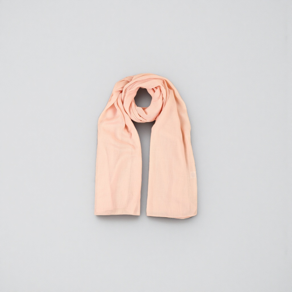 A light pink cashmere scarf is a versatile and warm women's scarf for autumn and winter Specification image