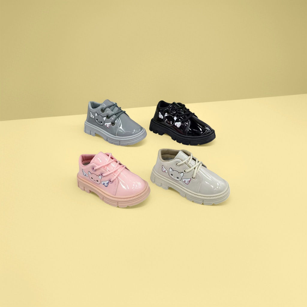 Four pairs of cartoon cat-patterned children's shoes are comfortable, anti-slip and breathable Item Picture