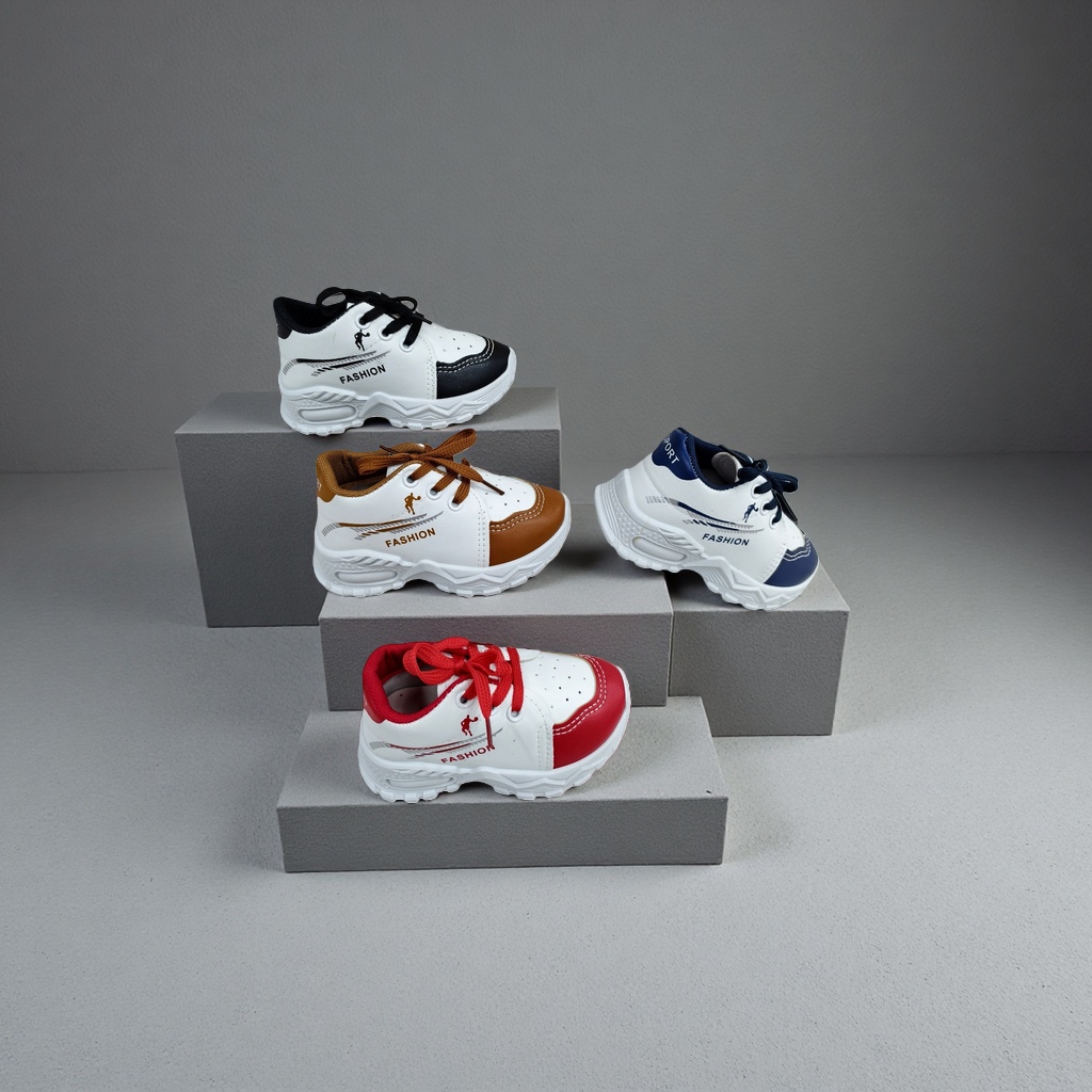 Children's sports shoes for boys, breathable mesh, white Korean-style children's shoes for spring and summer Application Scenario