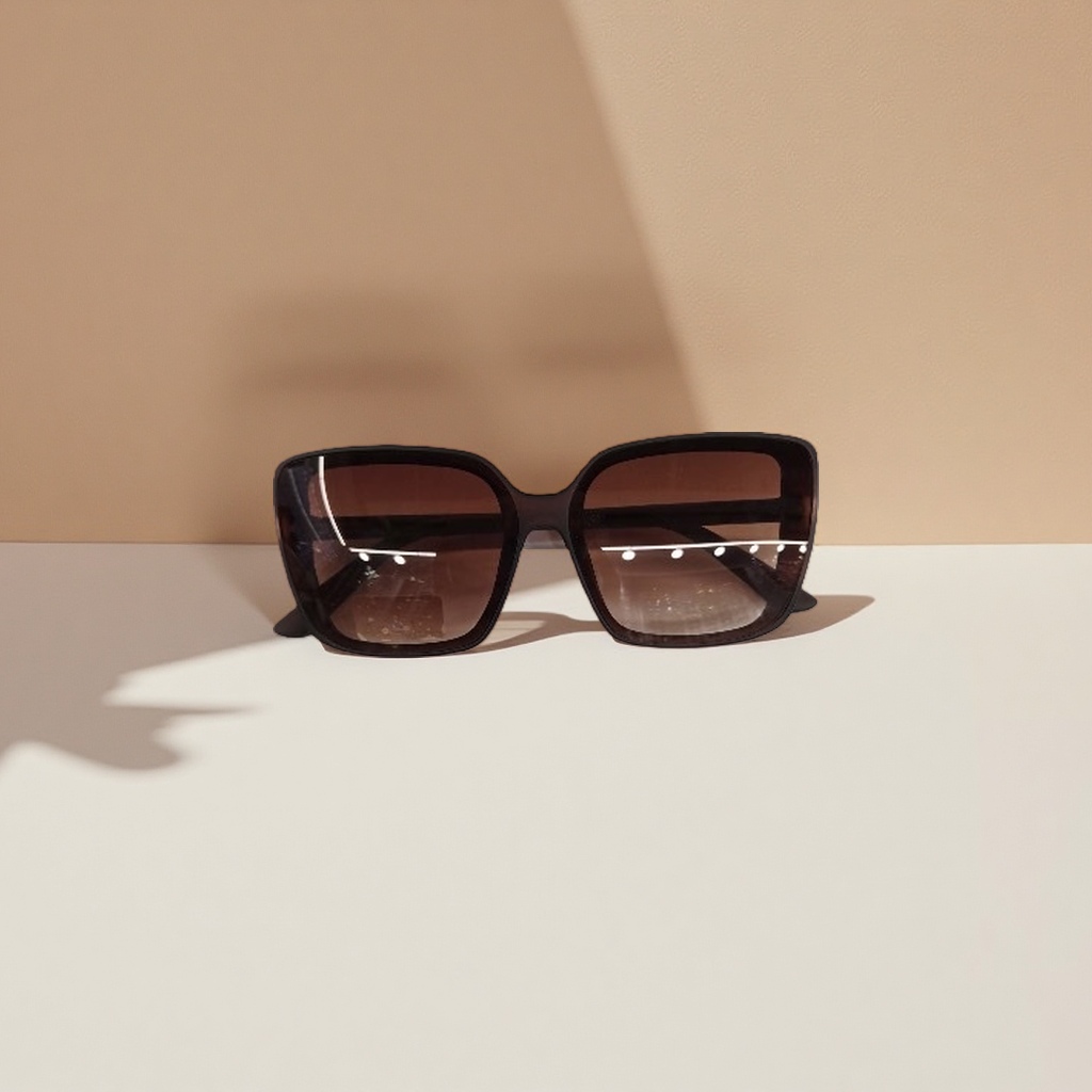 Black square sunglasses are fashionable and versatile, with UV protection and polarized light