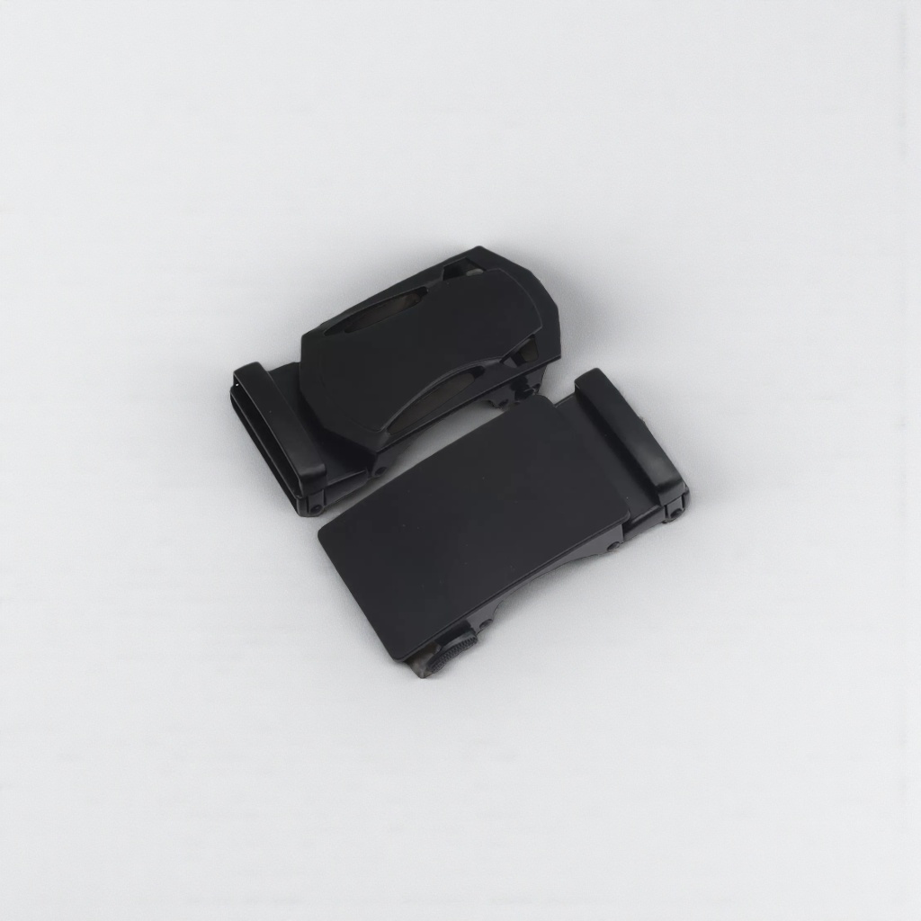 Black metal belt buckle is a simple and versatile belt accessory for men
