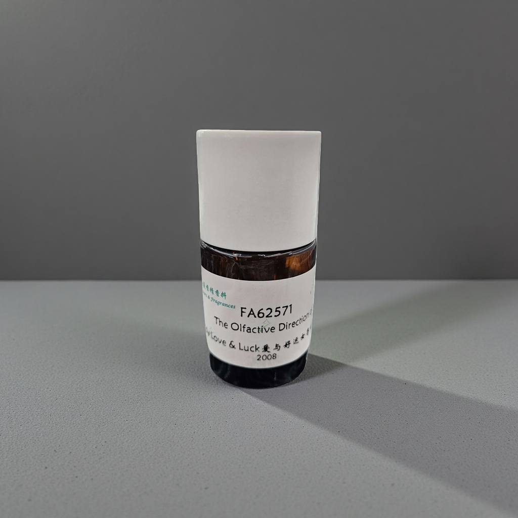 Brown small bottle skin care essence 30ml gently moisturizes and brightens the skin Application Scenario