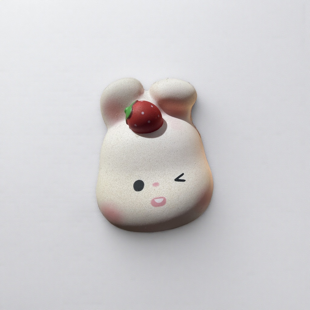 粉色草莓兔造型慢回弹玩具 可爱萌趣解压儿童益智玩具