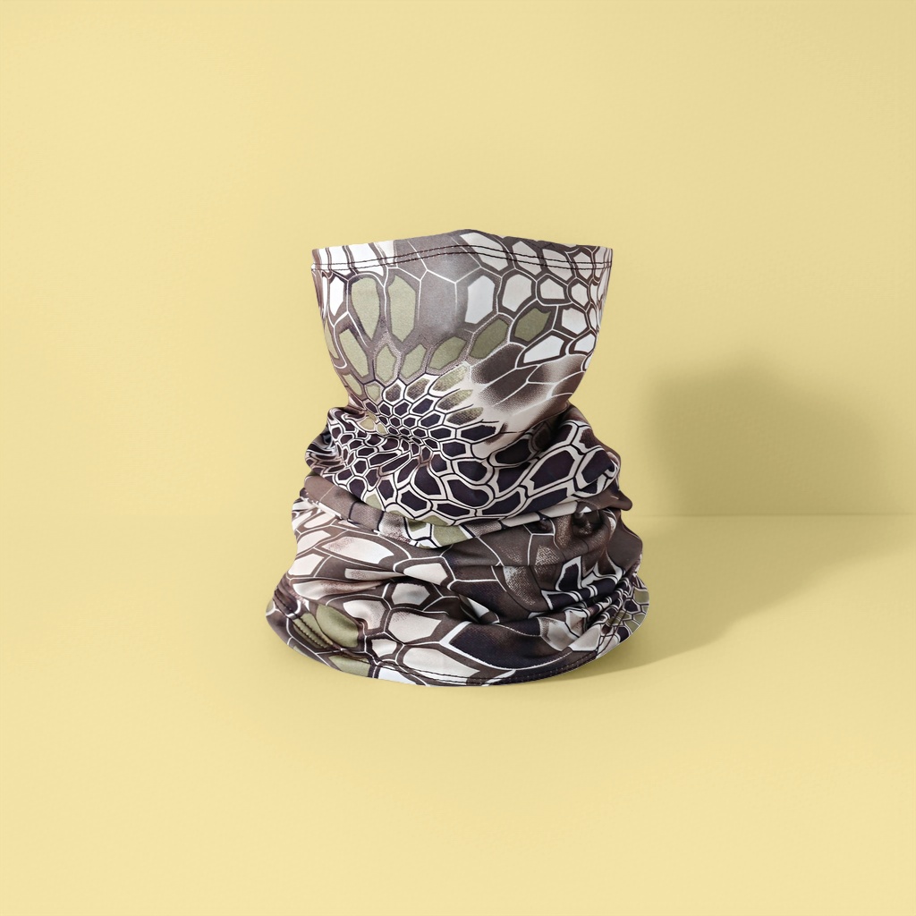 The blue geometric pattern warm neck strap is a fashionable and versatile autumn and winter scarf