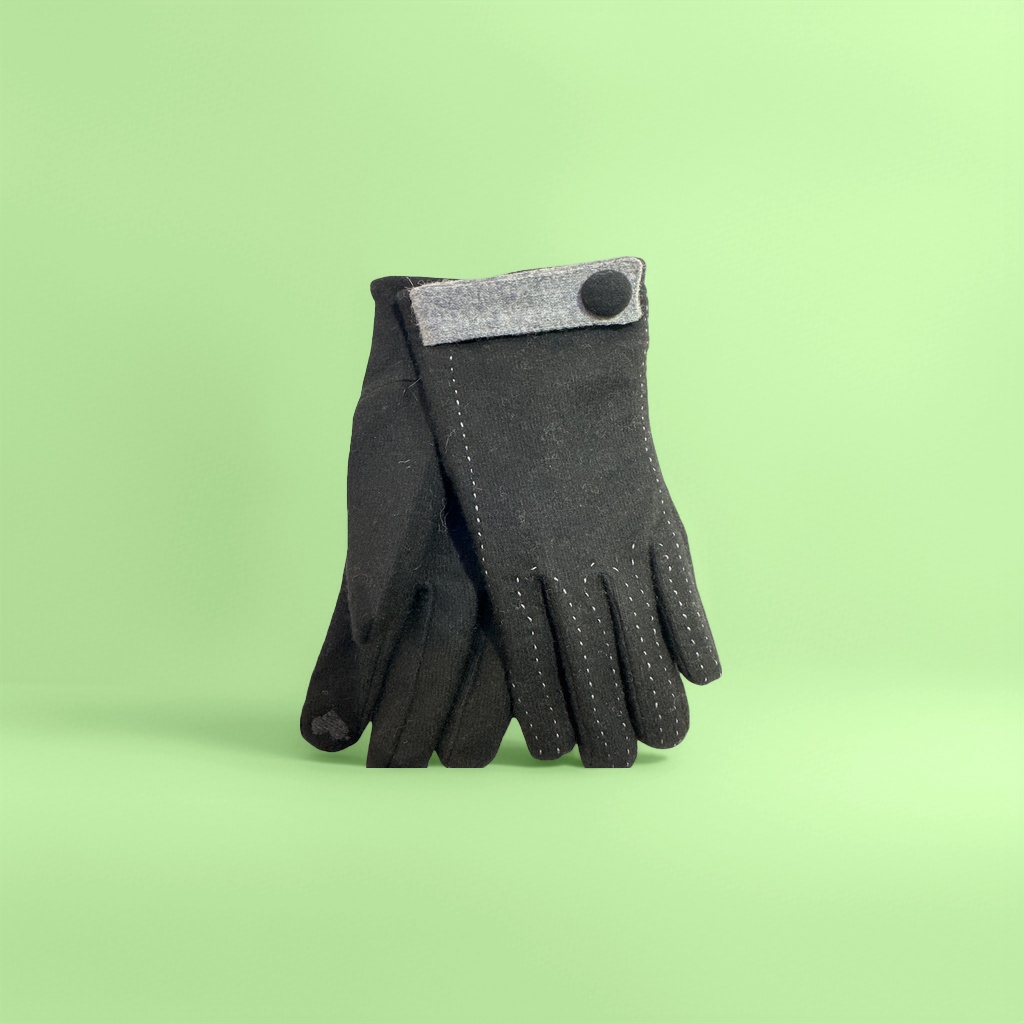 Black thickened warm gloves for both men and women, anti-slip and wear-resistant, suitable for outdoor cycling in autumn and winter Application Scenario